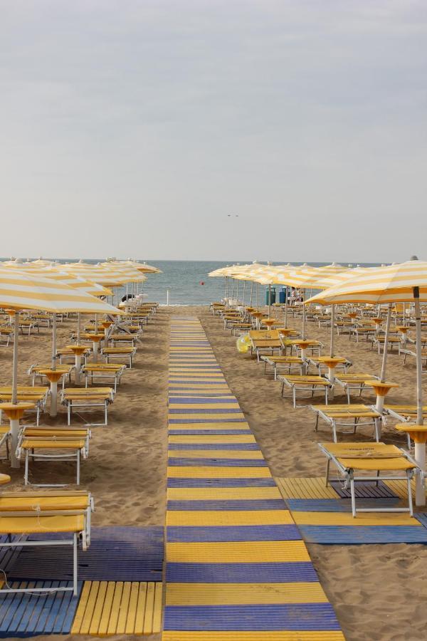 Hotel Marina Lido di Jesolo Bagian luar foto